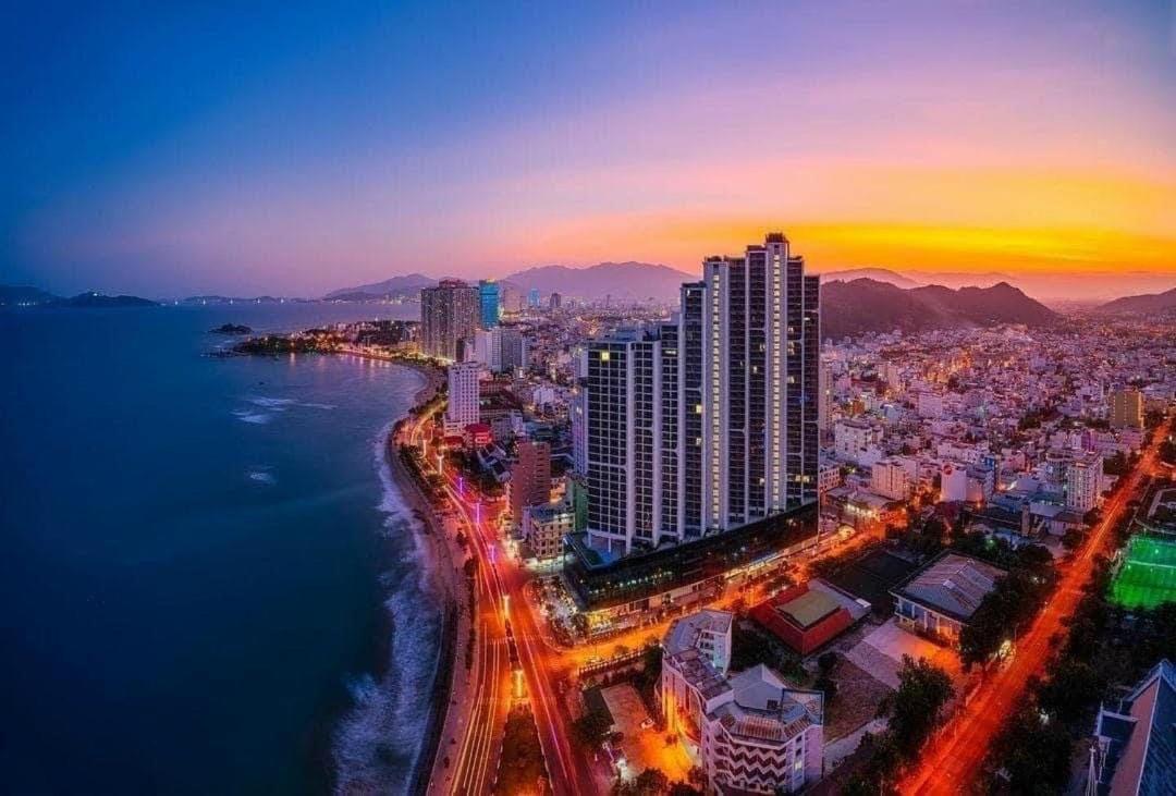 Апартаменти Scenia Bay Oceanfront By Housing Нячанг Екстер'єр фото