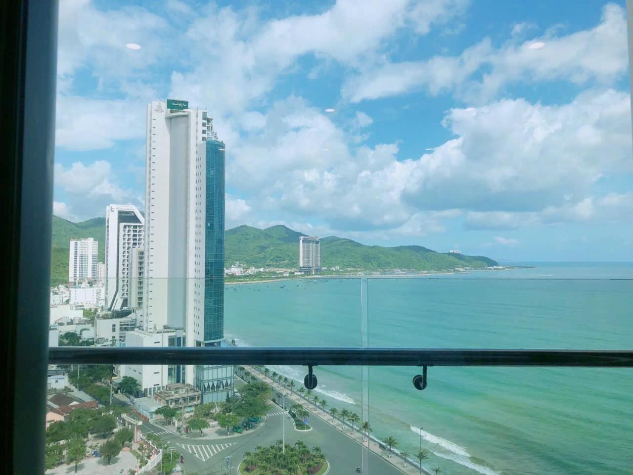 Апартаменти Scenia Bay Oceanfront By Housing Нячанг Екстер'єр фото